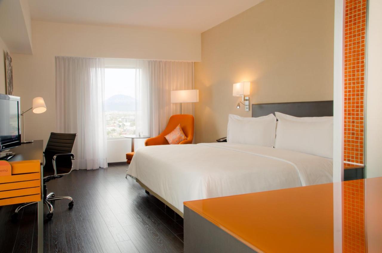 Fiesta Inn Puebla Las Animas Екстер'єр фото
